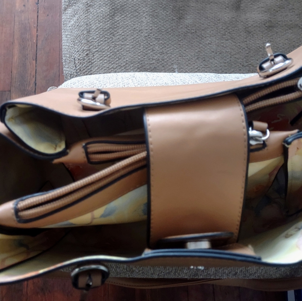 Shoulder bag - Picture 2 of 3